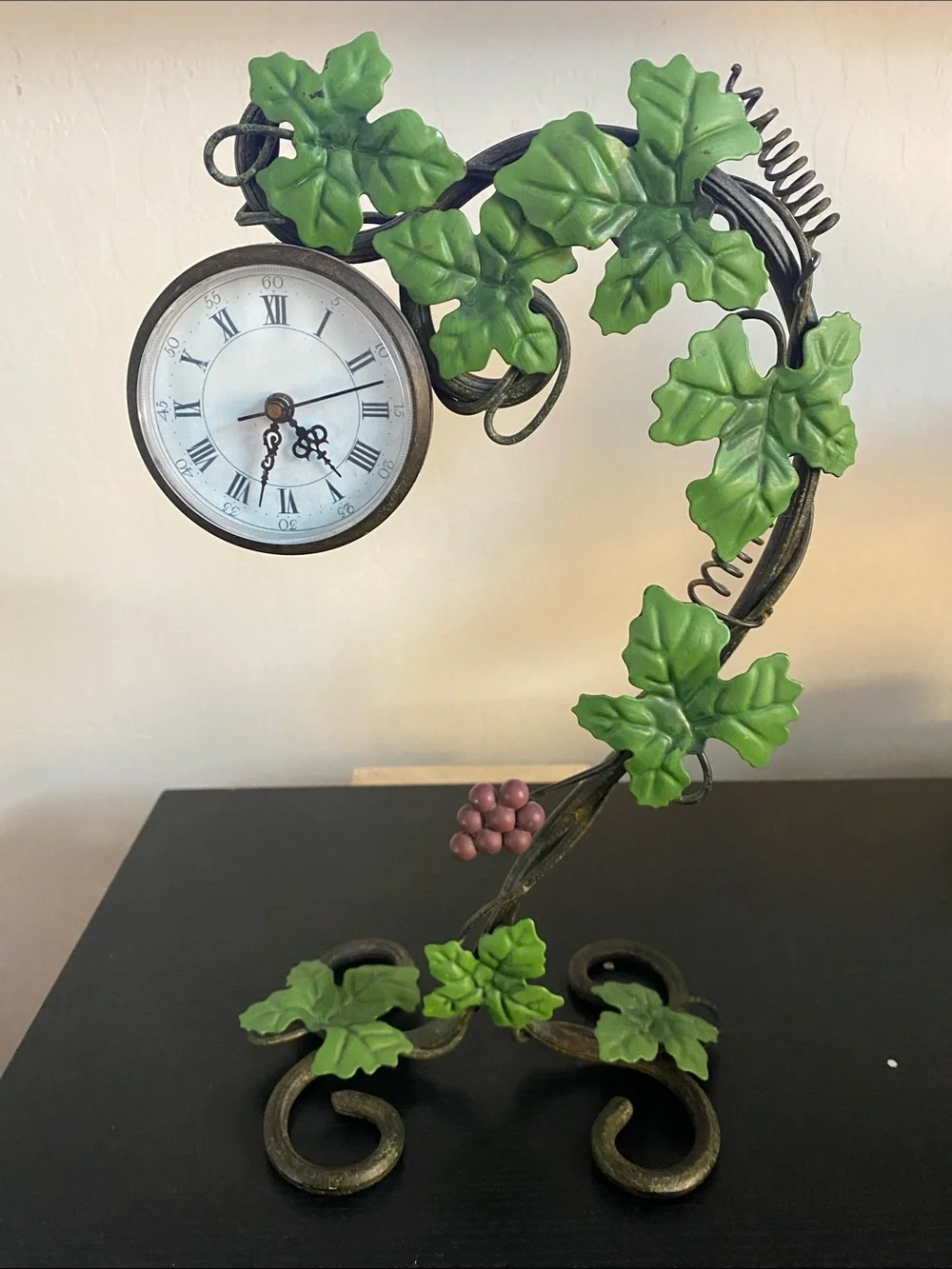 Decorative Metal Green Leaf Table Clock - Vintage Vine Design
